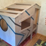 lit cabane enfant réalisé par 2 bois et d'acier ( ferronnerie ébébnistarie forge à dieulefit dans la drôme)