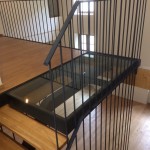 escalier 1/2 tournant palier verre bois et métal réalisé par 2 bois et d'acier (ferronnerie ebenisterie forge à dieulefit drôme)