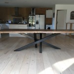 table réalisé par 2 bois et d'acier (ferronnerie ebenisterie forge à dieulefit drôme)