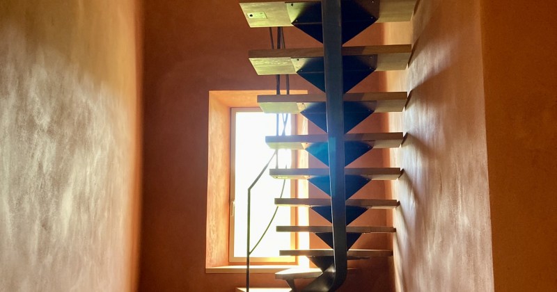 escalier contemporain limon central