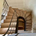 escalier contemporain réalisé par 2 bois et d'acier (ferronnerie ebenisterie forge à dieulefit drôme