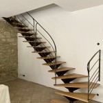 escalier limon central réalisé par 2 bois et d'acier (ferronnerie ebenisterie forge à dieulefit drôme
